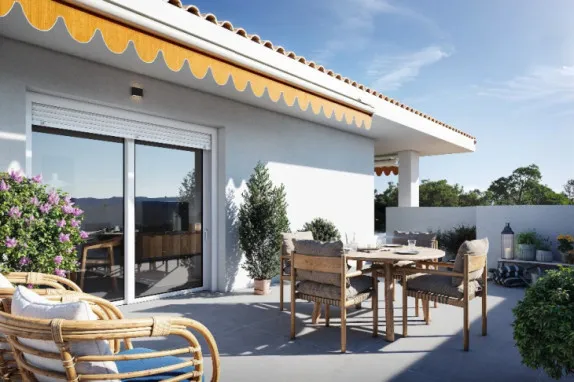 Magnífica terraza exterior en Edificio Jazmin en Ciudad Patricia en Costa Blanca España Magnífica terraza exterior en Edificio Jazmin en Ciudad Patricia en Costa Blanca España
