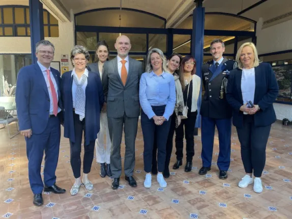 Accueil de l'ambassadeur des Pays-Bas Roel Nieuwenkamp à Ciudad Patricia pour célébrer la Journée des anciens combattants néerlandais Accueil de l'ambassadeur des Pays-Bas Roel Nieuwenkamp à Ciudad Patricia pour célébrer la Journée des anciens combattants néerlandais